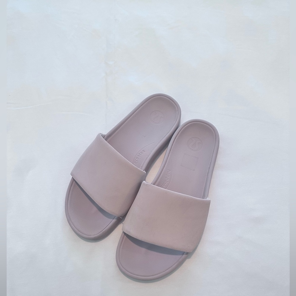Women’s lululemon slides size 8